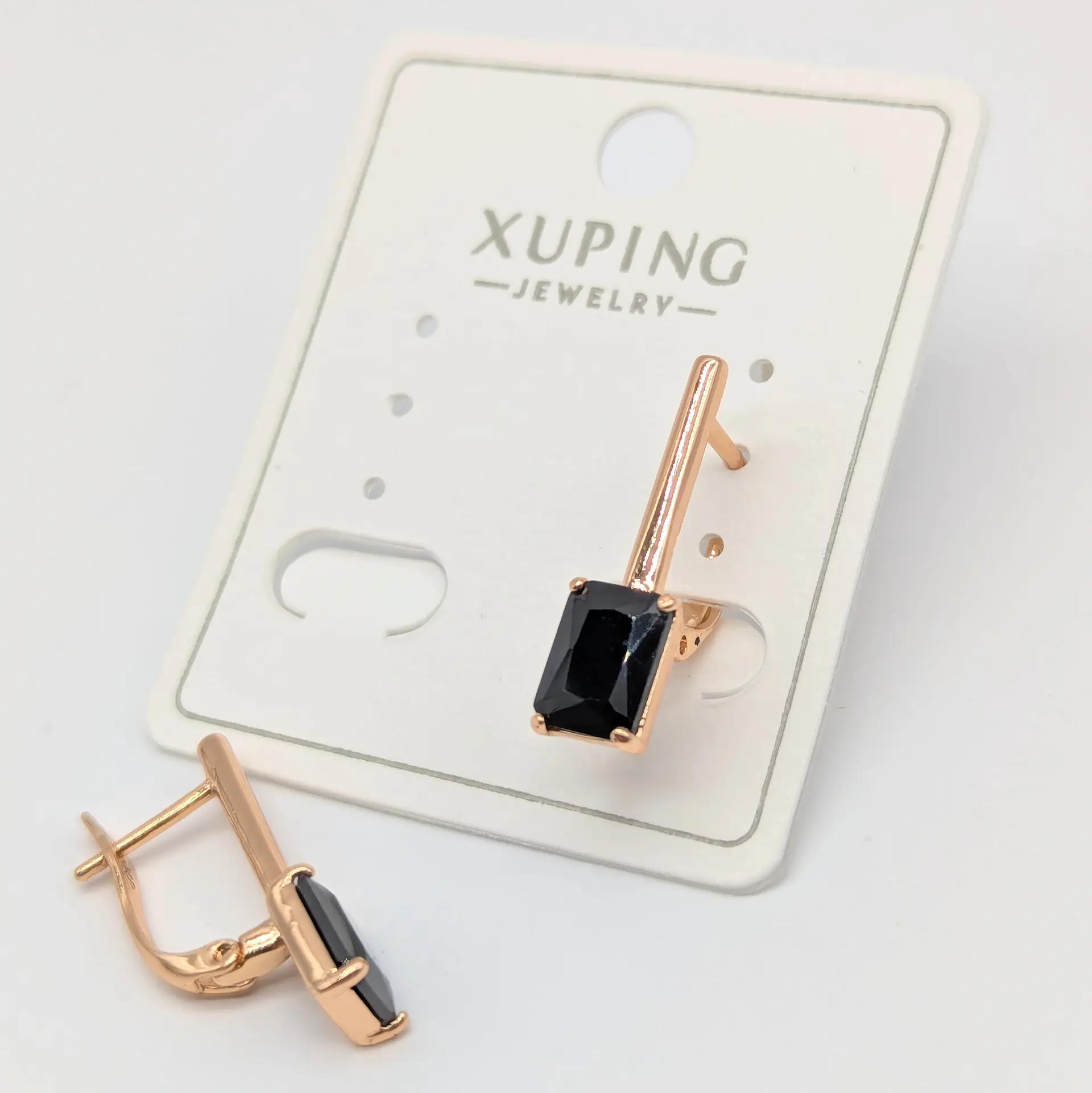 Сережки Xuping 18к «Чорний Акцент», 0.6*2.2 см