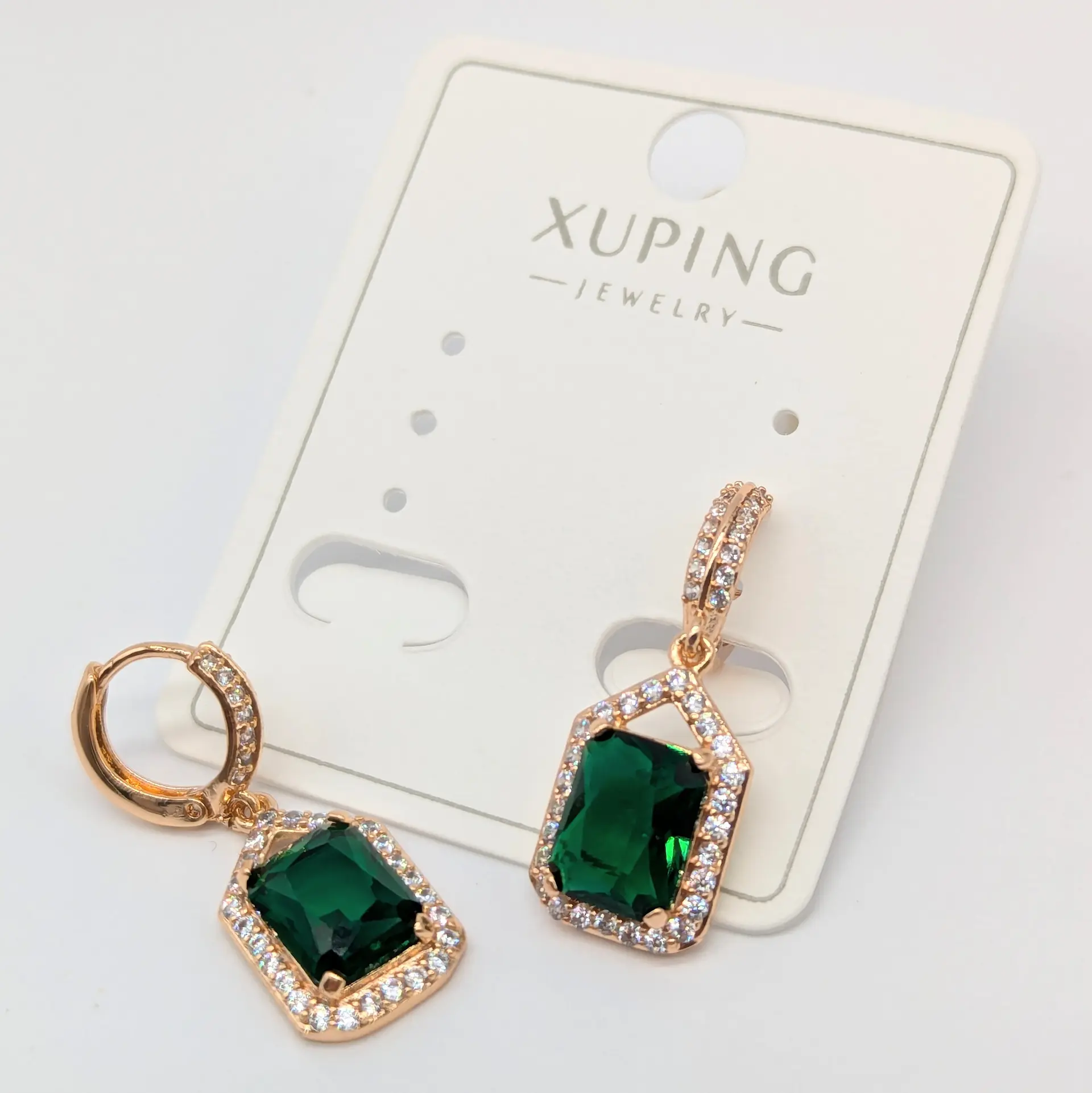 Серьги Xuping 18к «Изумрудный блеск» 1*2.6 см