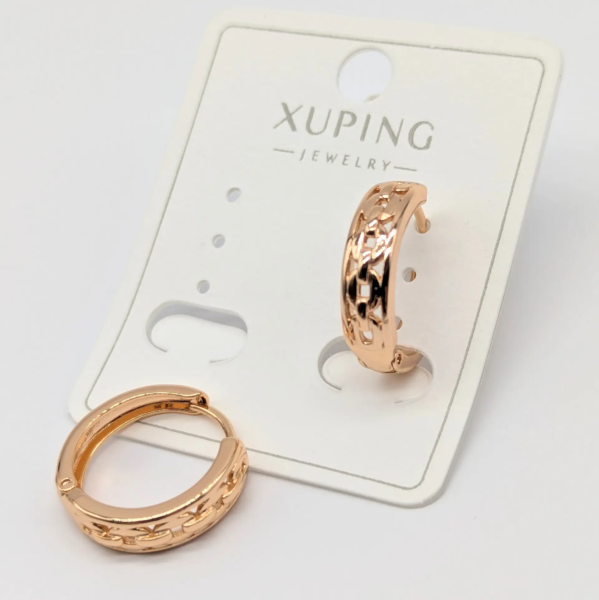 Серьги Xuping «Золотой Орнамент», 0.4*1.6 см