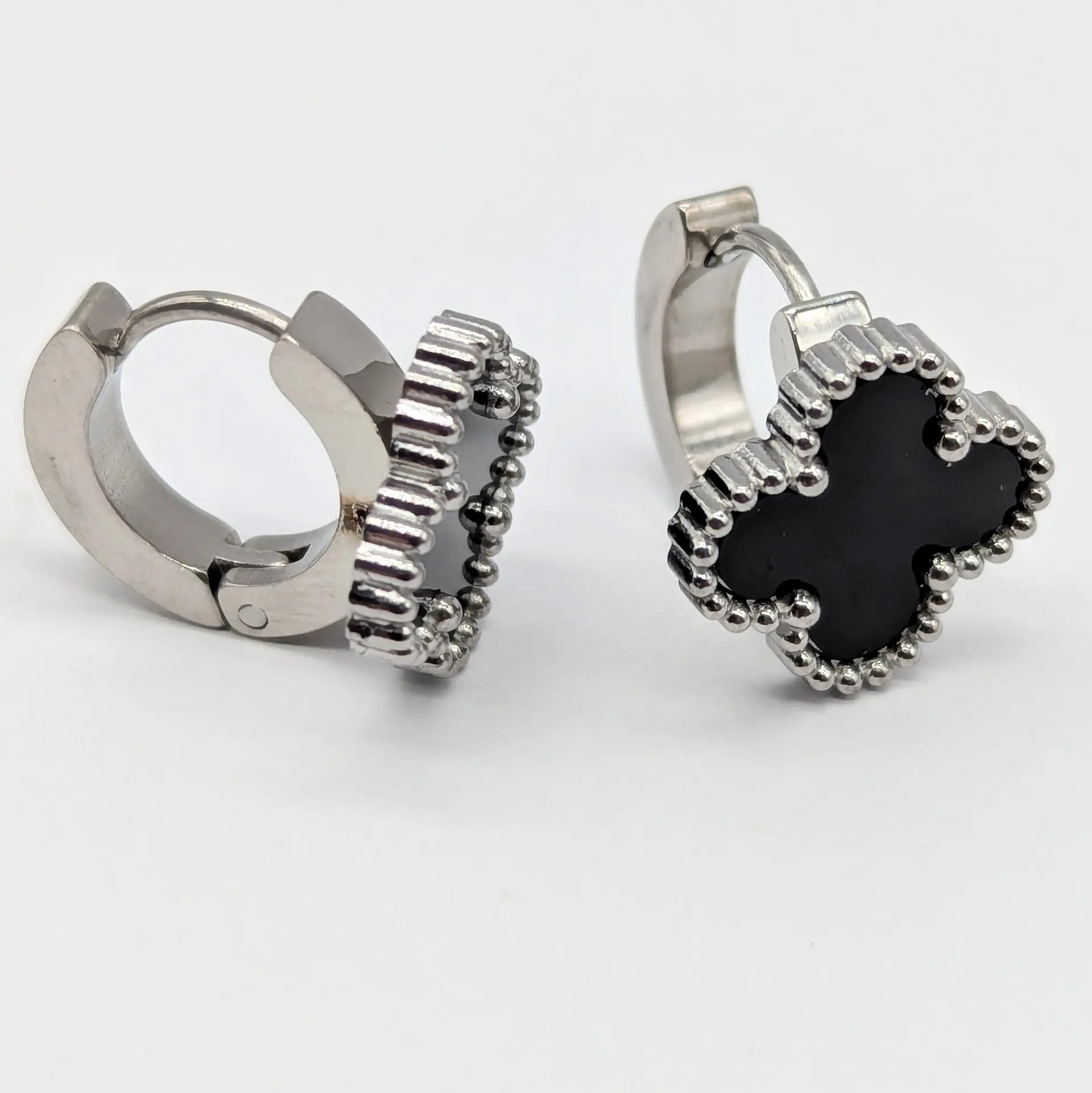 Сережки Stainless steel срібло «Чорна Конюшина», 1.3*1.3 см